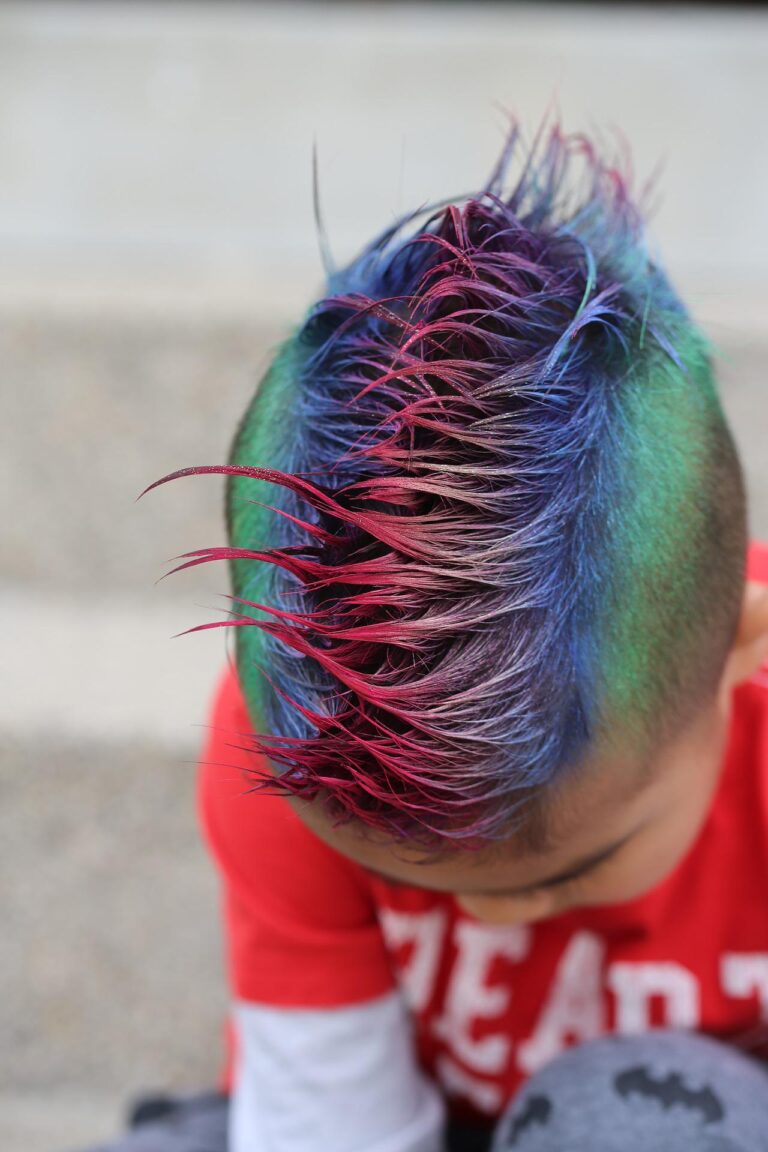 Can you dye hair that has hairspray in it
